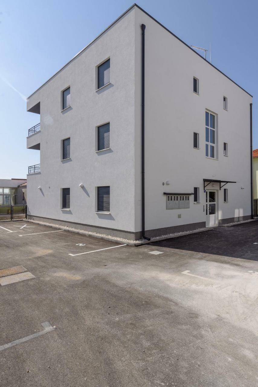 Luxury Apartman Ivana トロギール エクステリア 写真