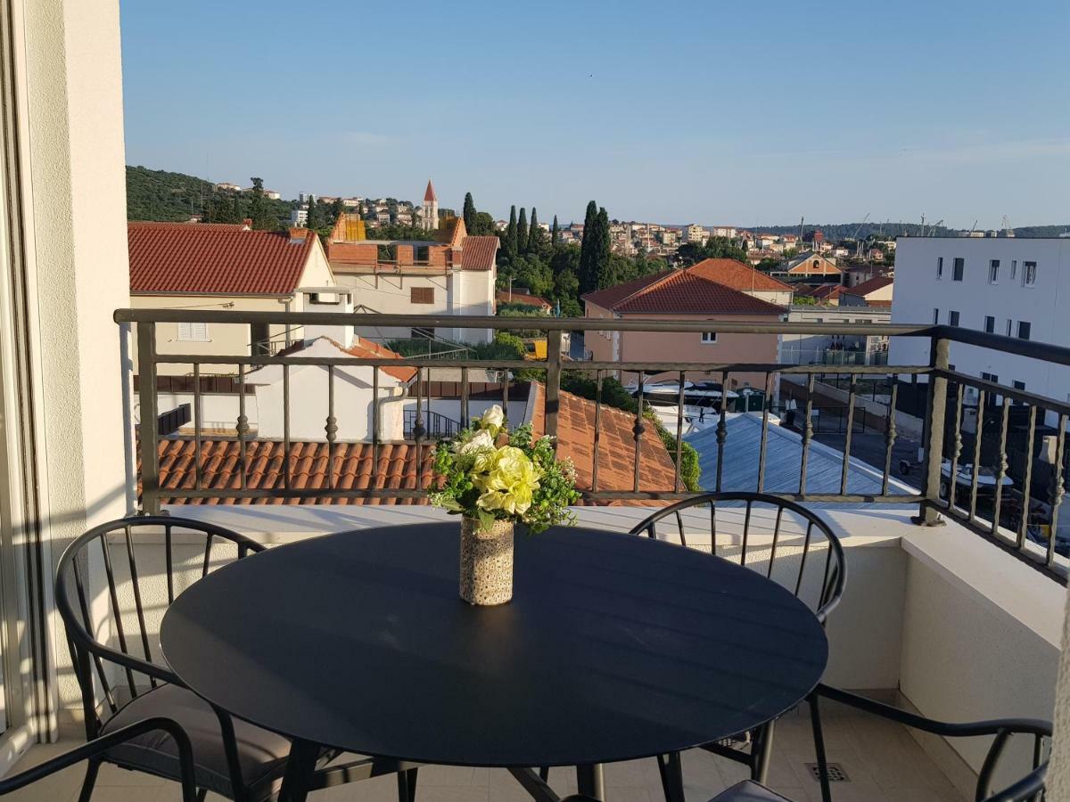 Luxury Apartman Ivana トロギール エクステリア 写真